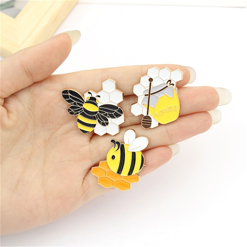 Bee enamel pin