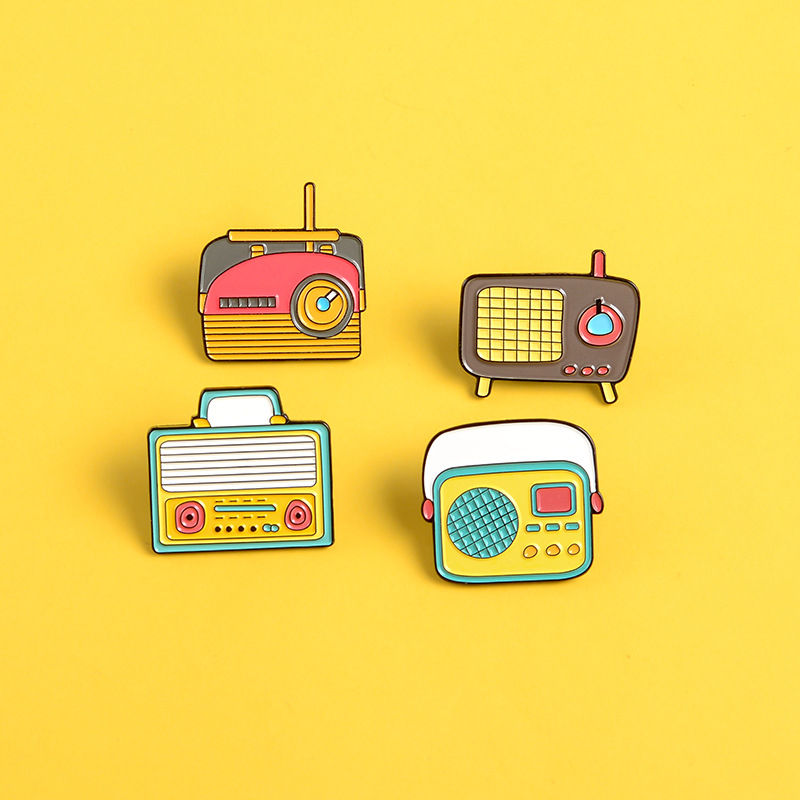 Radio enamel badge