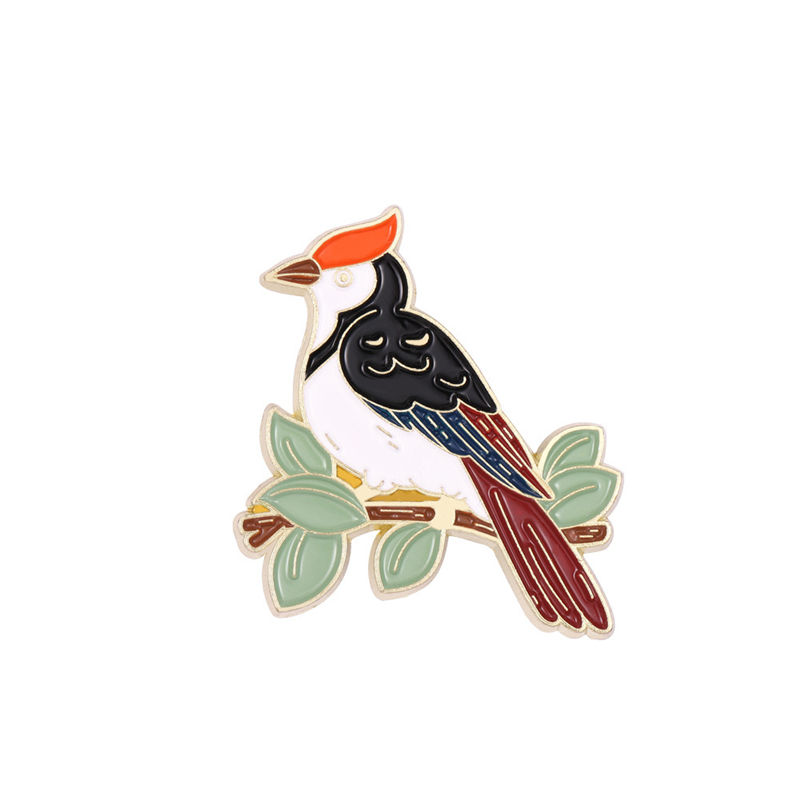 Magpie Enamel pin